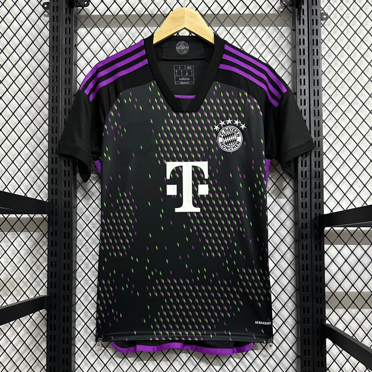 Bayern Munich maillot Extérieur version 2023 2024