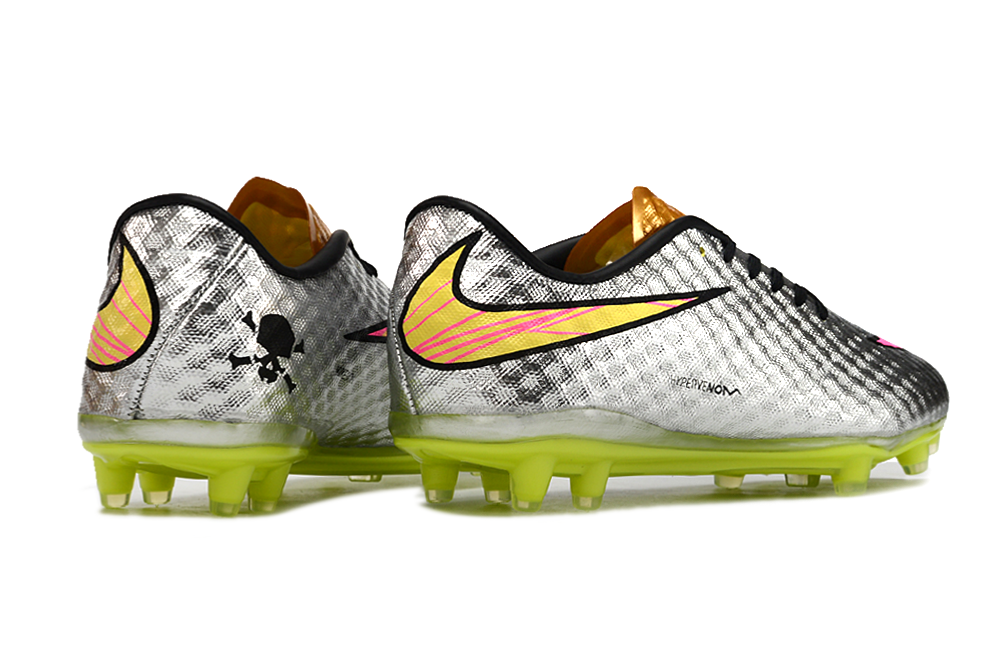 Crampons Hypervenom élite - L'Univers du Maillot
