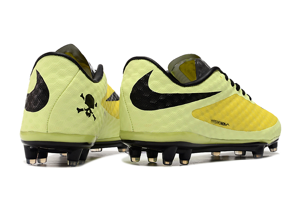 Crampons Hypervenom élite - L'Univers du Maillot