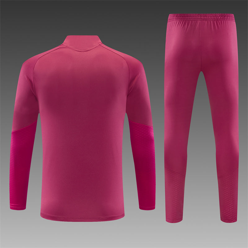 26/27 Ensemble Real Madrid rose red
