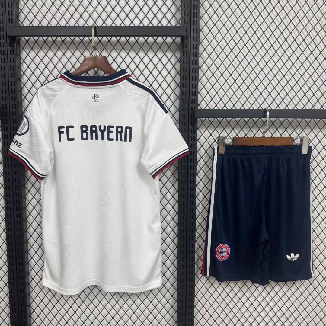 Ensemble 26/27 Bayern Munich Extérieur Adult